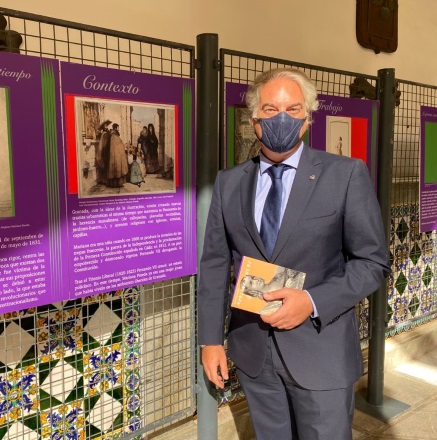 EL PATIO DEL AYUNTAMIENTO ACOGE UNA EXPOSICI�N SOBRE LA VIDA DE MARIANA PINEDA 